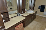 Comptoir de salle de bain en quartz Caesarstone Desert Limestone